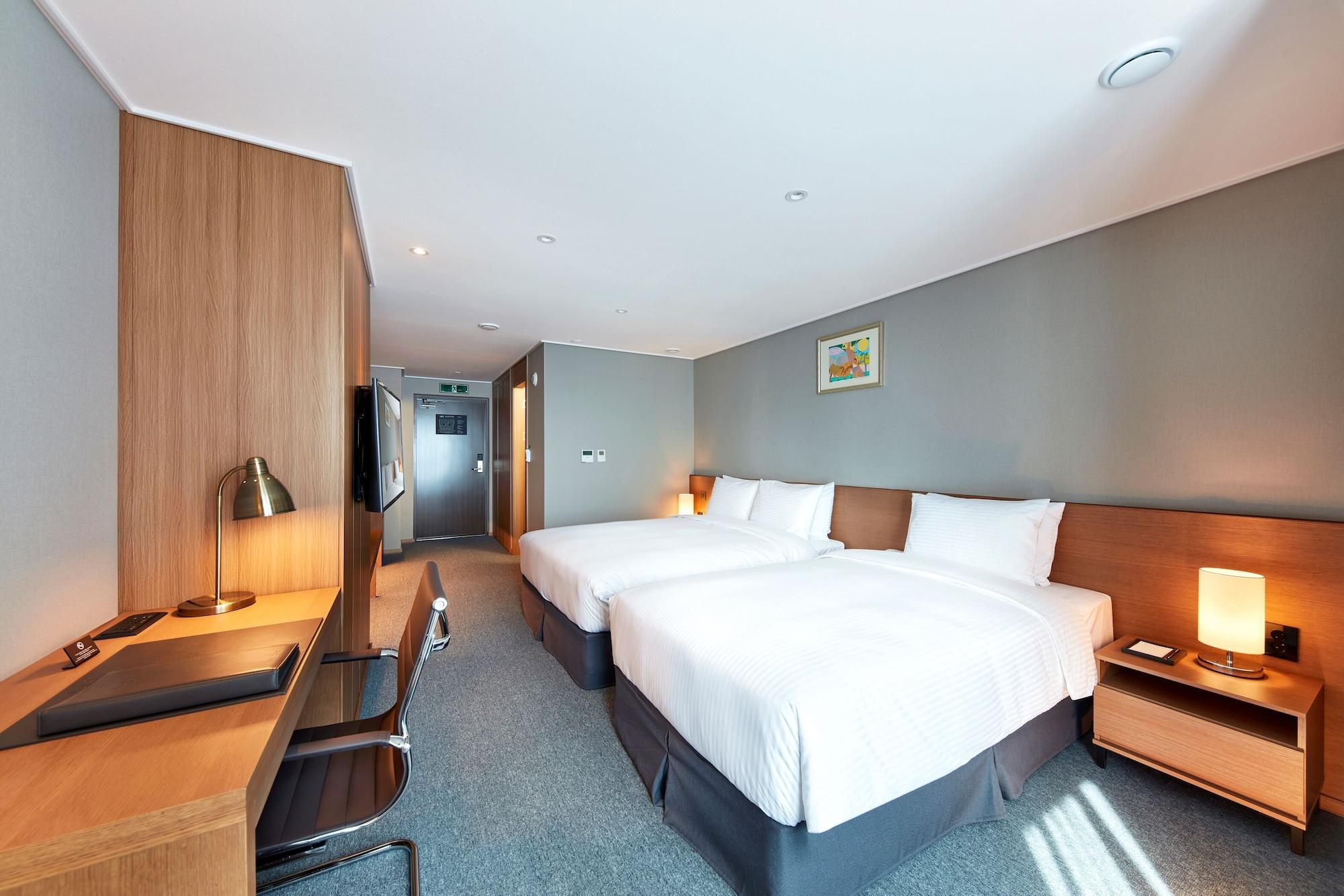Ramada By Wyndham 4*