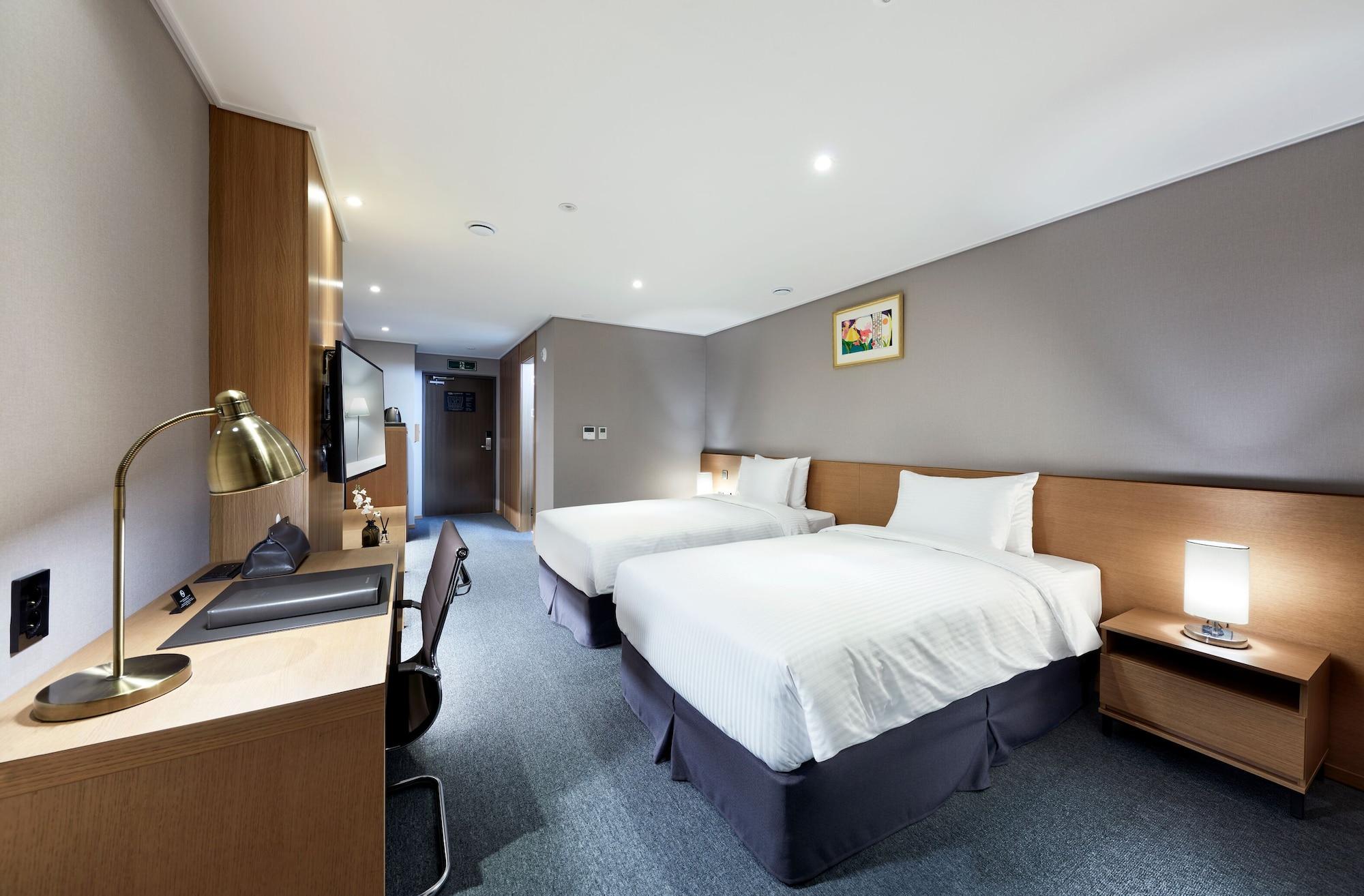 Ramada By Wyndham Hotel Gumi
